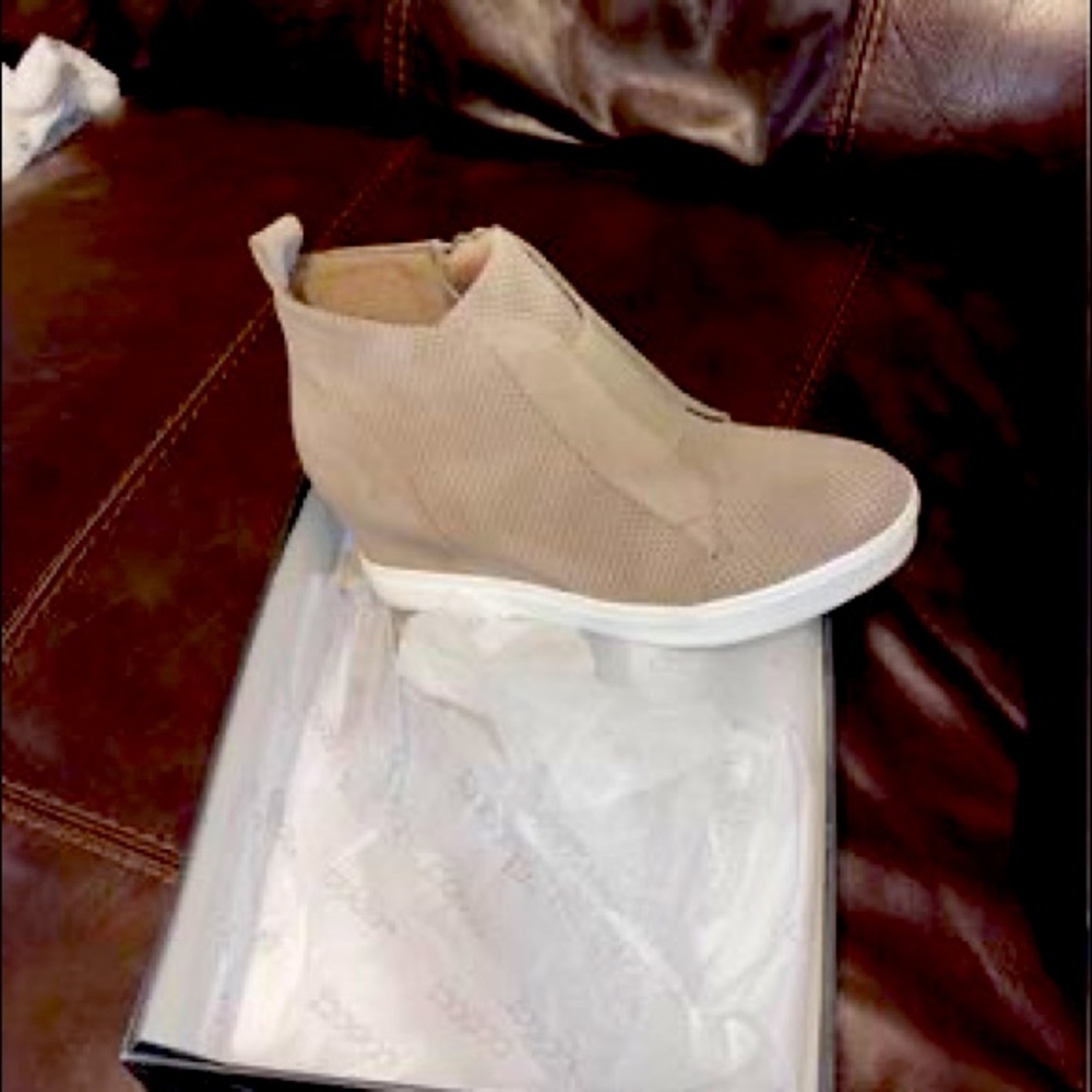 Coco wedges size 7